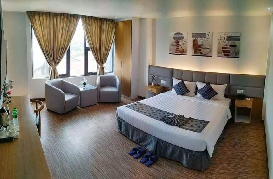 Botahtaung Hotel Yangon Exterior foto